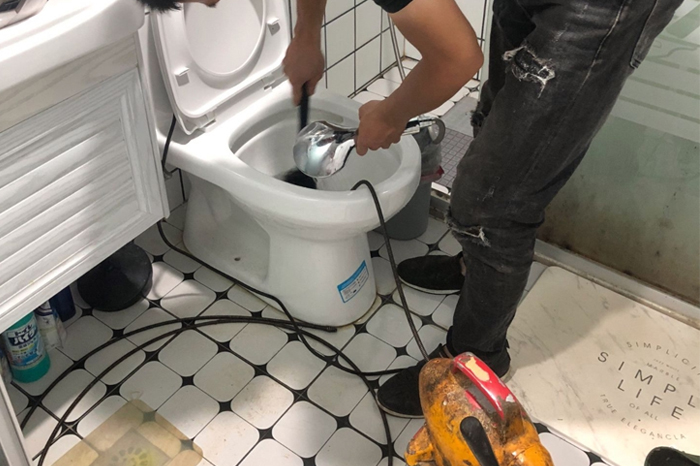 东升镇疏通下水道