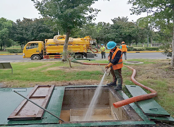 东升镇化油池清理